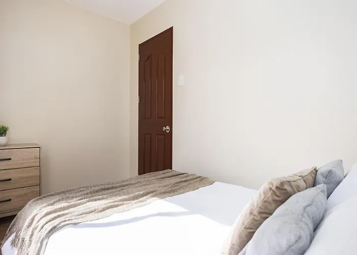 Entire Furnished 3br House In With Parking And Washer