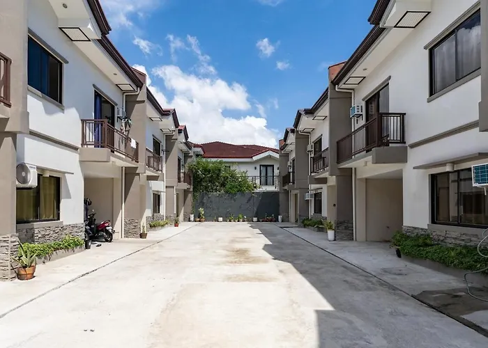 Entire Furnished 3br House In With Parking And Washer *
