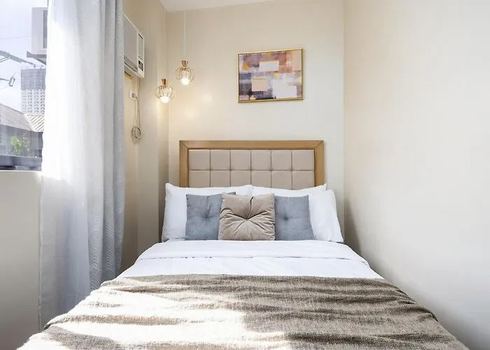 Entire Furnished 3br House In With Parking And Washer